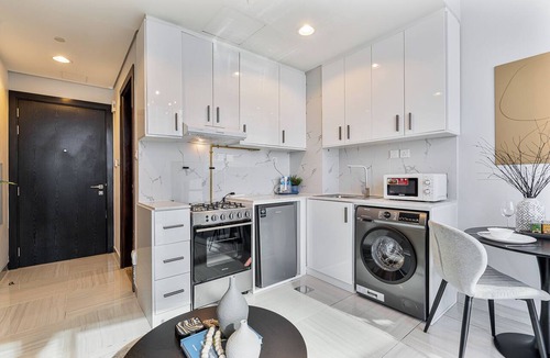 Al Barsha Apartment | Upscale Studio near Dubai Hills Mall w/Pool & Gym