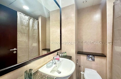 Jumeirah Lake Towers Apartment | Upscale Studio with Full lake View in Goldcrest Views