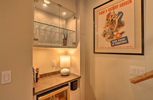 Miller Park House | Upscale Townhome in the heart of Seattle w/views of the Cascades