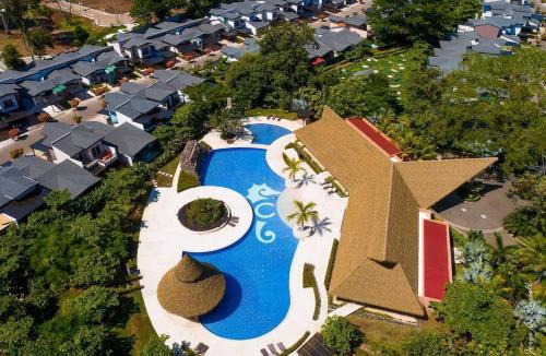 Jaco House | Upscale Tropical Retreat 4BR in Gated Resort