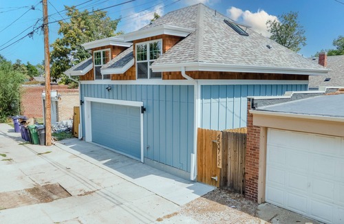 Sunnyside Apartment | Upscale Two Bedroom Carriage House with Workspace