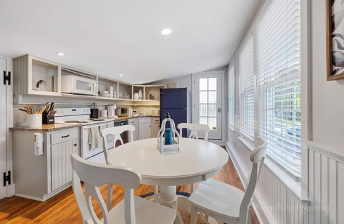 East Orleans House | Upscale Vacation Estate with Heated Pool Near Nauset Beach: 010-OB