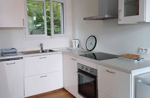 Mortain House | Upside Down ,cosy one bedroomed gite ,10 minutes walk into town/countryside.