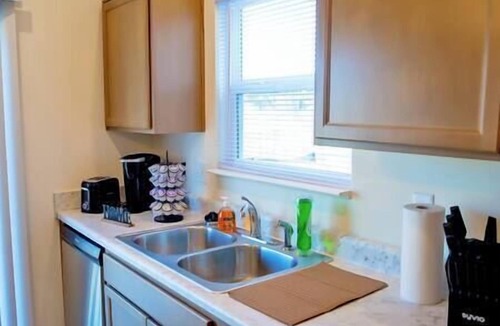 Acton House | Upsize-Wifi, Parking, Massage Chair, Washer/Dryer