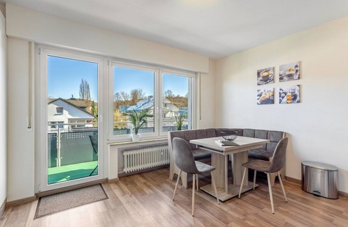 Brilon Apartment | Upstairs Apartment with Private Balcony and Internet