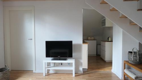Dipperz Apartment | Upstairs6b