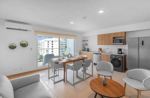 Barrio Santa Lucia Condo | Upstay: Contemporary 3BR Condo w Pool—Jaco Beach