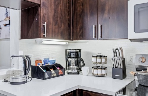 Cityplace Apartment | Uptown 2BR Shops, Dining, Katy Trail, Parking