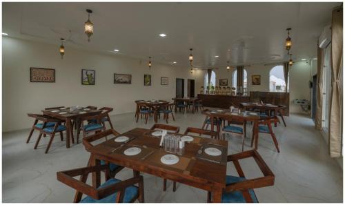 Sumerpur Hotel | Upvan Jawai by Dev