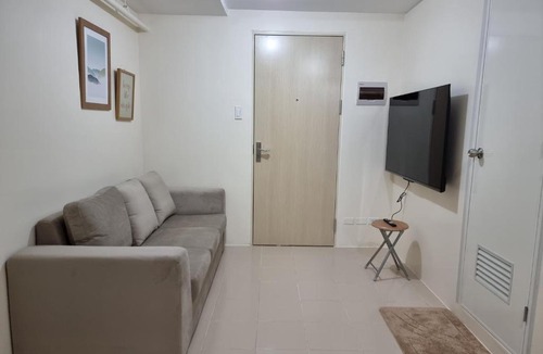 Maybunga House | Urban Deca Condo