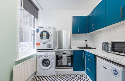 Spitalfields Apartment | Urban Ensuite Room on Brick Lane