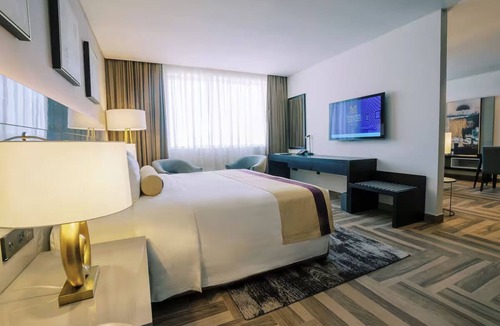 Al Muraqqabat Hotel | Urban Explorer Stay | Rooftop Pool, Burj Khalifa & Dubai Mall Activities