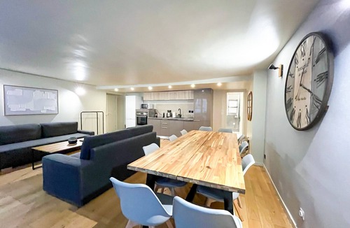 Quartier du Mail Apartment | Urban Flat 89 - Charming 3 Bedroom Flat in Paris