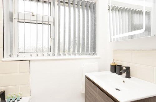 Cradley Apartment | Urban Gem