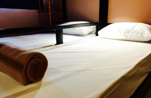Maha Phruttharam Hostel | Urban Hostel Bangkok