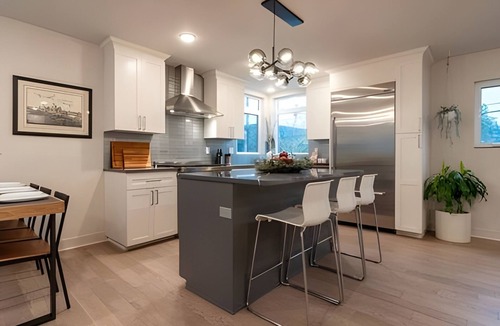 Atlantic House | Urban Oasis: 3BR3BTH w/Rooftop and View, Fireplace