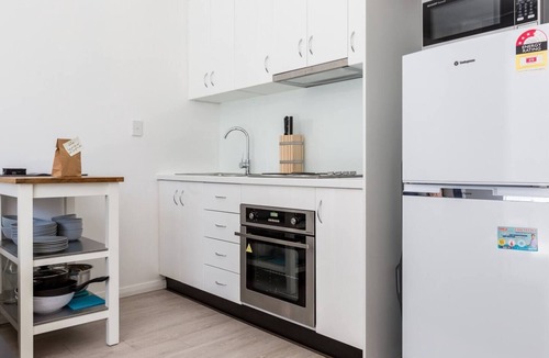 Kings Cross Apartment | Urban Oasis Custom Made for Cosmopolitan Living