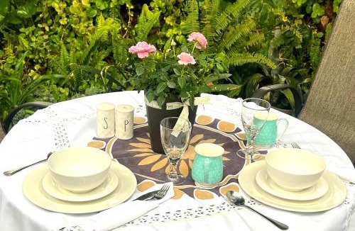 Gaborone House | Urban Oasis Gaborone "Secure Quiet Luxury in the City" near the CBD