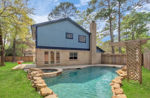 Panther Creek House | Urban Oasis: Heated Pool + Jacuzzi