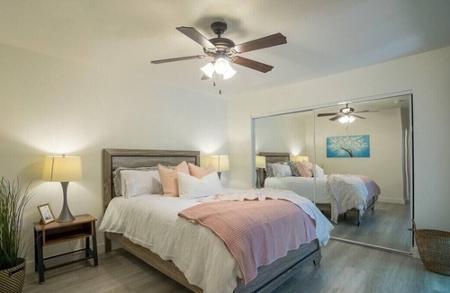 South Natomas House | Urban Oasis + Minutes to Downtown