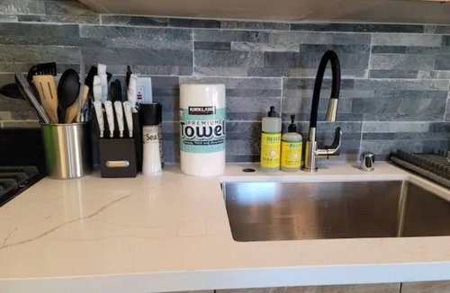 Cherryland Apartment | Urban Oasis to Love, Near SF, Free Parking Onsite