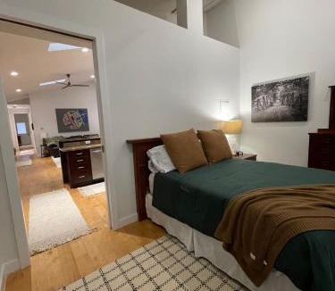 Lenox Apartment | Urban Peak Escape