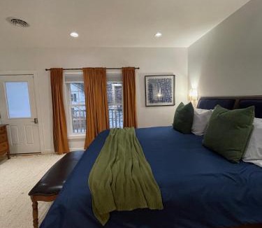 Lenox Apartment | Urban Peak Escape
