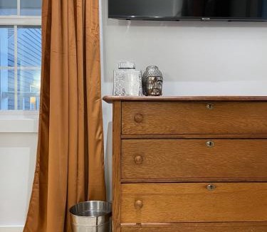 Lenox Apartment | Urban Peak Escape