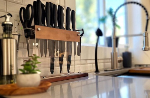 Winnipeg Apartment | Urban-Peg: Modern Comfort in the Heart of the City