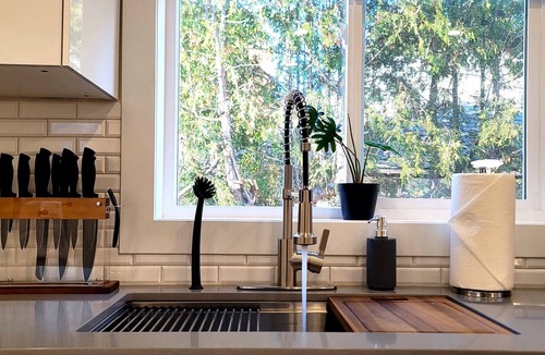 Winnipeg Apartment | Urban-Peg: Modern Comfort in the Heart of the City