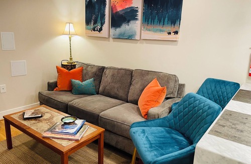 Capitol Hill Apartment | Urban Serenity - Chic 1-bedroom apt in DC - 5 min walk to metro, near monuments