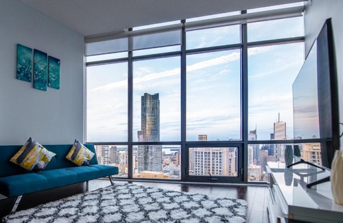 Grange Park Apartment | Urban Skyline