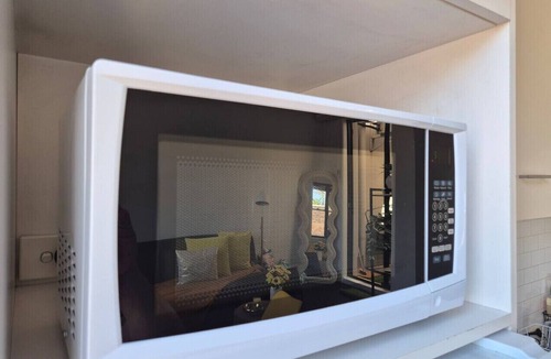 Chippendale Apartment | Urban sun in Broadway Sydney