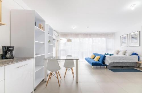 Curridabat Apartment | Urban Vista iFreses, 2nd floor, AC, TV and Pool