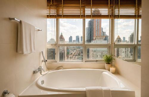 Thung Maha Mek Hotel | Urbana Sathorn Hotel, Bangkok