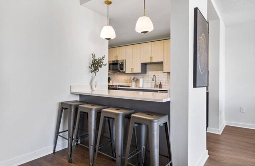 Aurora Highlands Apartment | UrbanDelight Crystal City Mins to DC Free Parking