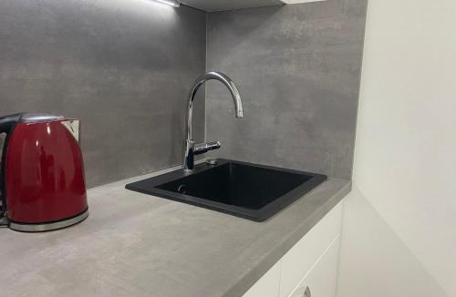 Oberzwehren Apartment | Urbanes, modernes Apartment mit Parkplatz