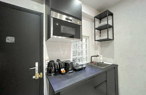 Quartier de la Plaine-de-Monceaux Apartment | UrbanFlat 11 - Studio for 3 next to Champs-Elysees