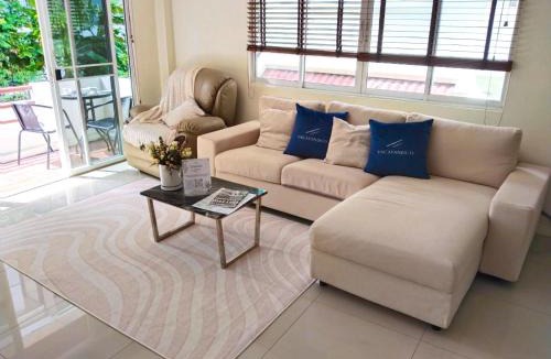 Sai Mai House | UrbanLoft Sukhumvit 5BR Bangkok 5 min BKK Hospital
