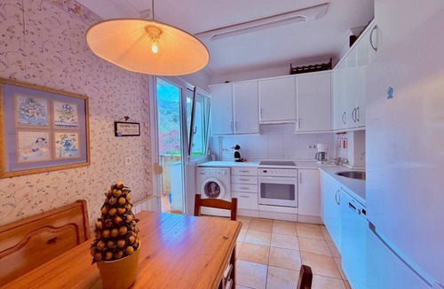 Sukarrieta Apartment | Urdai Home - Spacious apartment next to the beach
