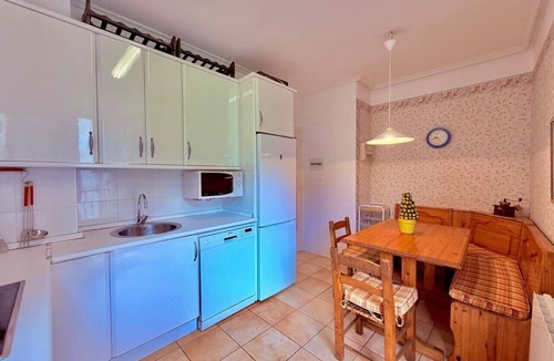 Sukarrieta Apartment | Urdai Home - Spacious apartment next to the beach