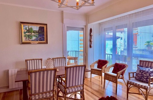 Sukarrieta Apartment | Urdai Home - Spacious apartment next to the beach