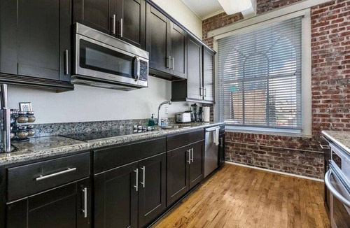 Central Business District Hotel | Hotel ∙ Gorgeous condo in Merchant Lofts by Hosteeva