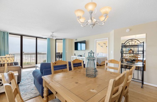 Folly Beach Condo | 151 m² Condo ∙ 4 bedrooms ∙ 8 guests
