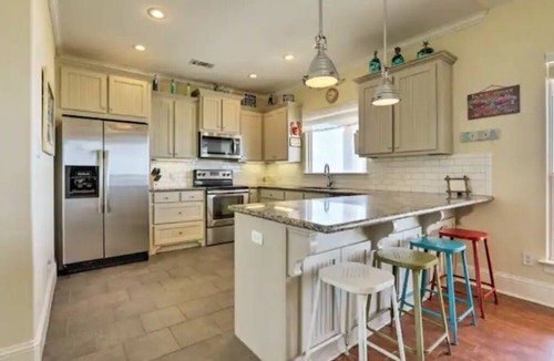Crystal Beach House | Crystal Beach-Beachfront-Dog Friendly