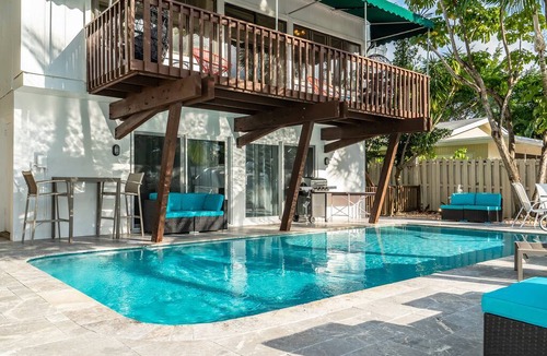Hendricks and Venice Isles Apartment | PRIVATE OASIS 7 BEDROOM-6 BATH FOR 15 GUESTS