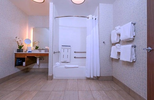 South Pinellas Community Council Hotel | 3-Star Hotel ∙ Holiday Inn Express & Suites - St. Petersburg - Madeira Beach, an IHG Hotel