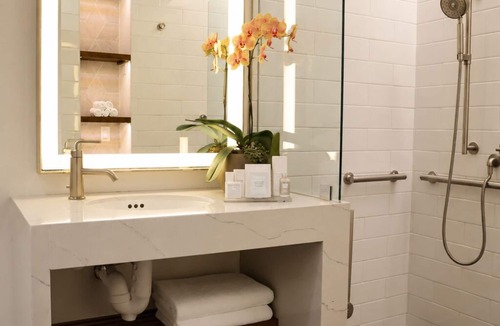 Downtown Los Angeles Hotel | USC Hotel