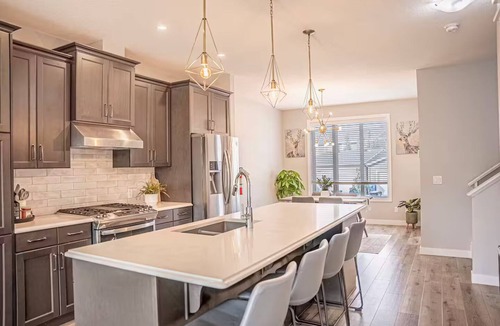 Evanston House | Use this space to grab a guest's attention by highlighting key amenities