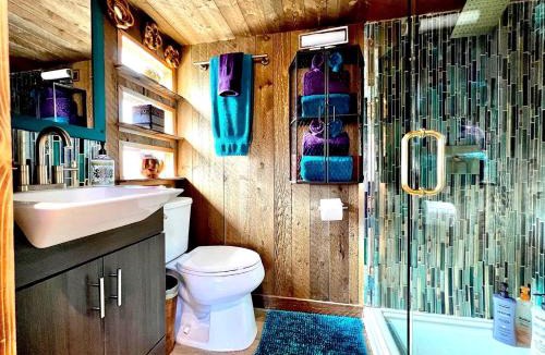 Virgin House | Utah Tiny House for a King Sized Zion Glamping Escape